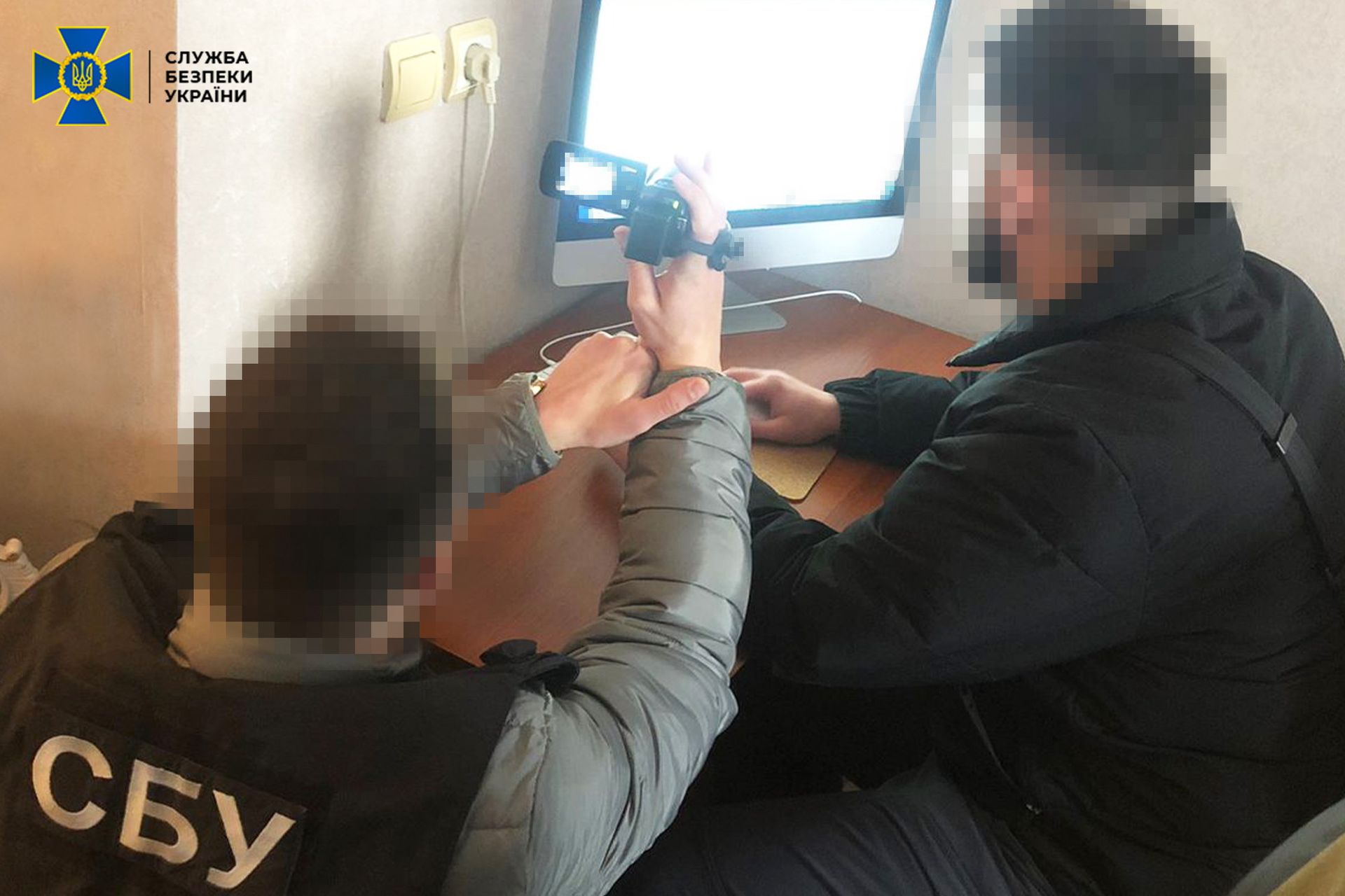 Всю собранную информацию злоумышленница передавала российской ФСБ. Фото: СБУ Всю собранную информацию злоумышленница передавала российской ФСБ. Фото: СБУ