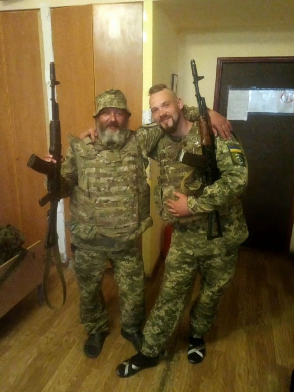 Местные чиновники не хотят даже руку ему пожать