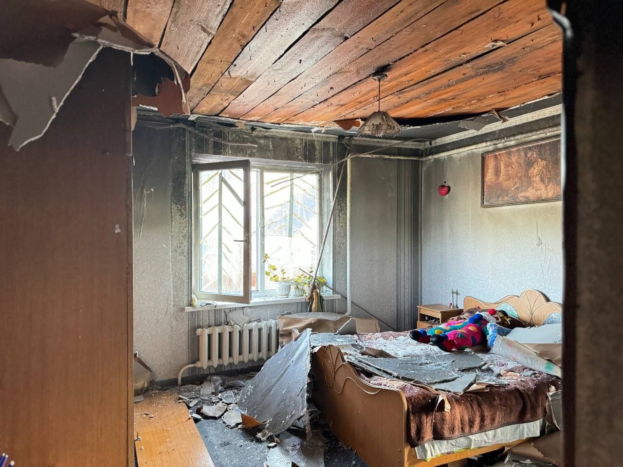 Обломки беспилотника попали в частный дом