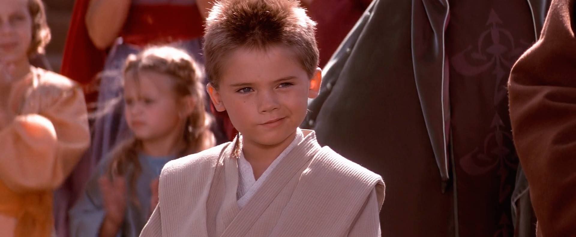 У дитинстві Ллойд також озвучував Енакіна у кількох відеоіграх «Зоряні війни» У дитинстві Ллойд також озвучував Енакіна у кількох відеоіграх «Зоряні війни»