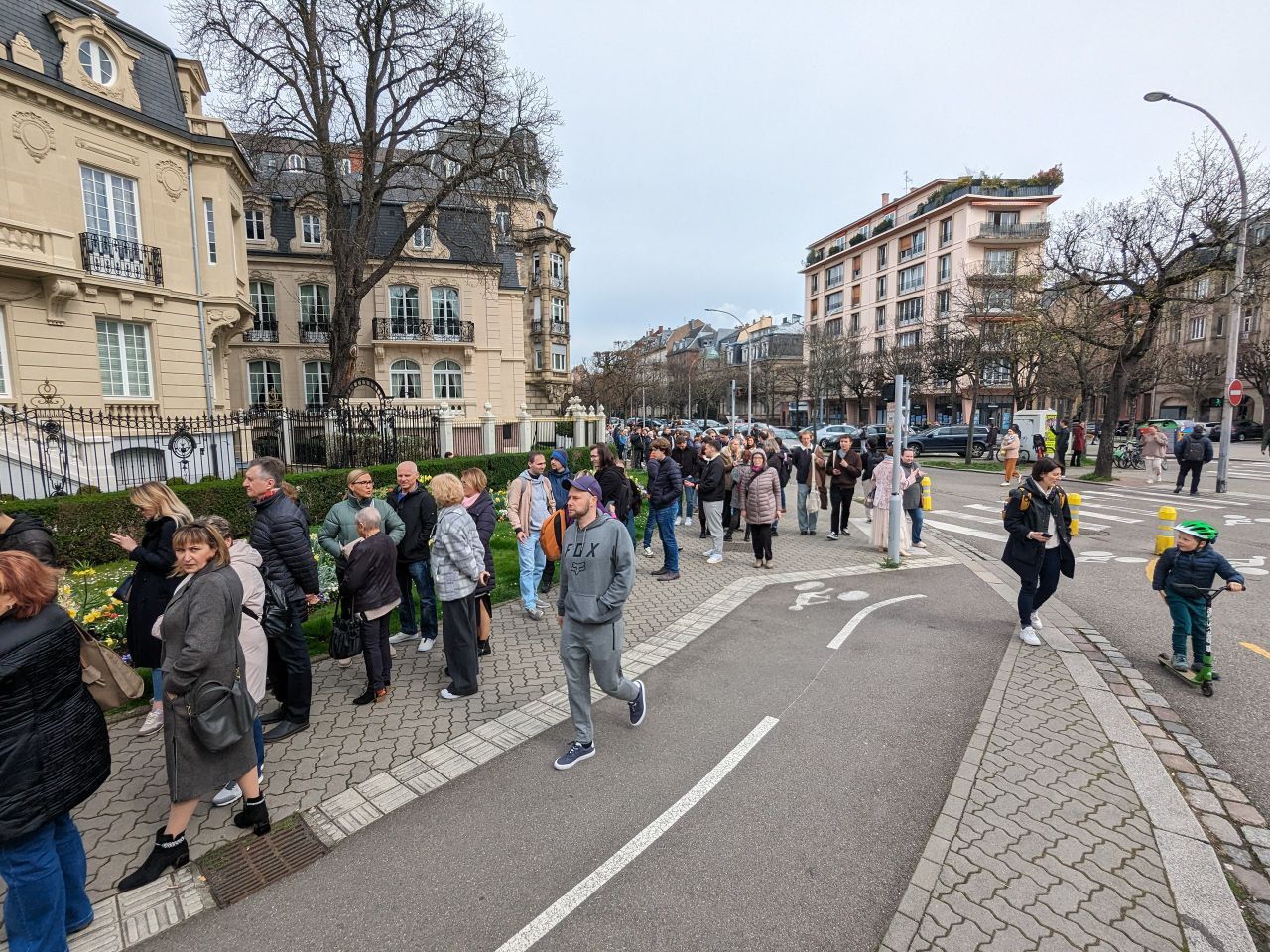 Не можливо дізнатися, за кого голосували учасники акції "Полдень против путина". Фото з відкритих джерел Не можливо дізнатися, за кого голосували учасники акції "Полдень против путина". Фото з відкритих джерел