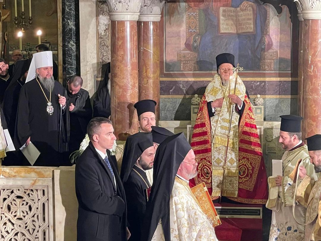 Эпифаний на похоронах патриарха Неофита Эпифаний на похоронах патриарха Неофита