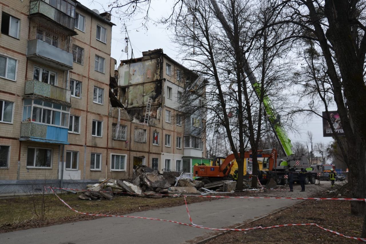Российские оккупанты нанесли 136 ударов по Сумщине за сутки, есть погибший 2