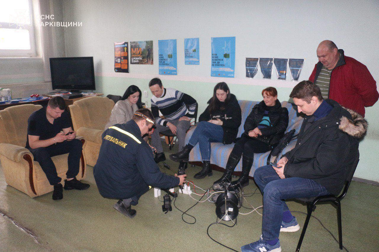 Масована ракетна атака на Харківщину: залучено пожежний потяг, без світла залишились 700 тисяч людей 3