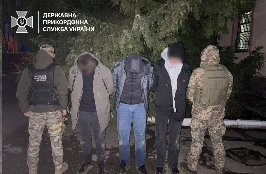 Уклонявшиеся пытались бежать в Румынию за 8000 евро: в ГНСУ разоблачили еще одну схему 1