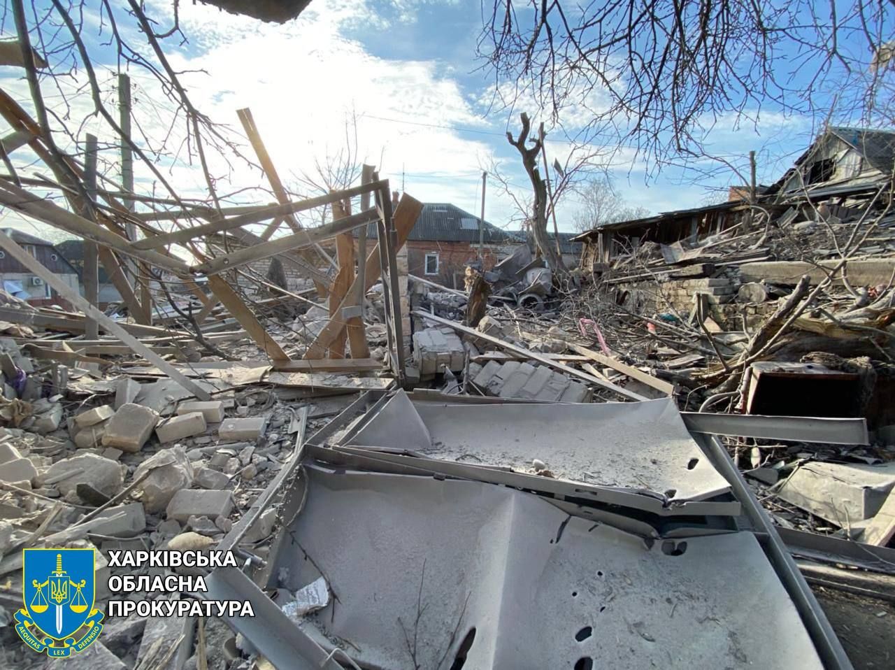 Россияне обстреляли Купянск из артиллерии и РСЗО, ранены - Генпрокуратура показала последствия 1
