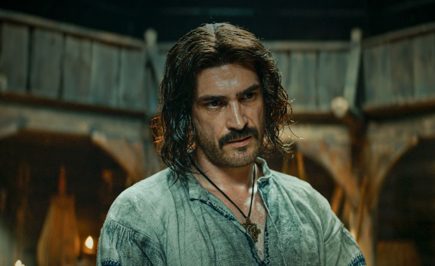 Актор Сергій Стрельніков в ролі Довбуша