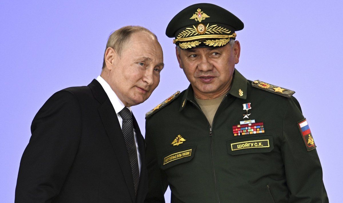 Путін та Шойгу Путін та Шойгу