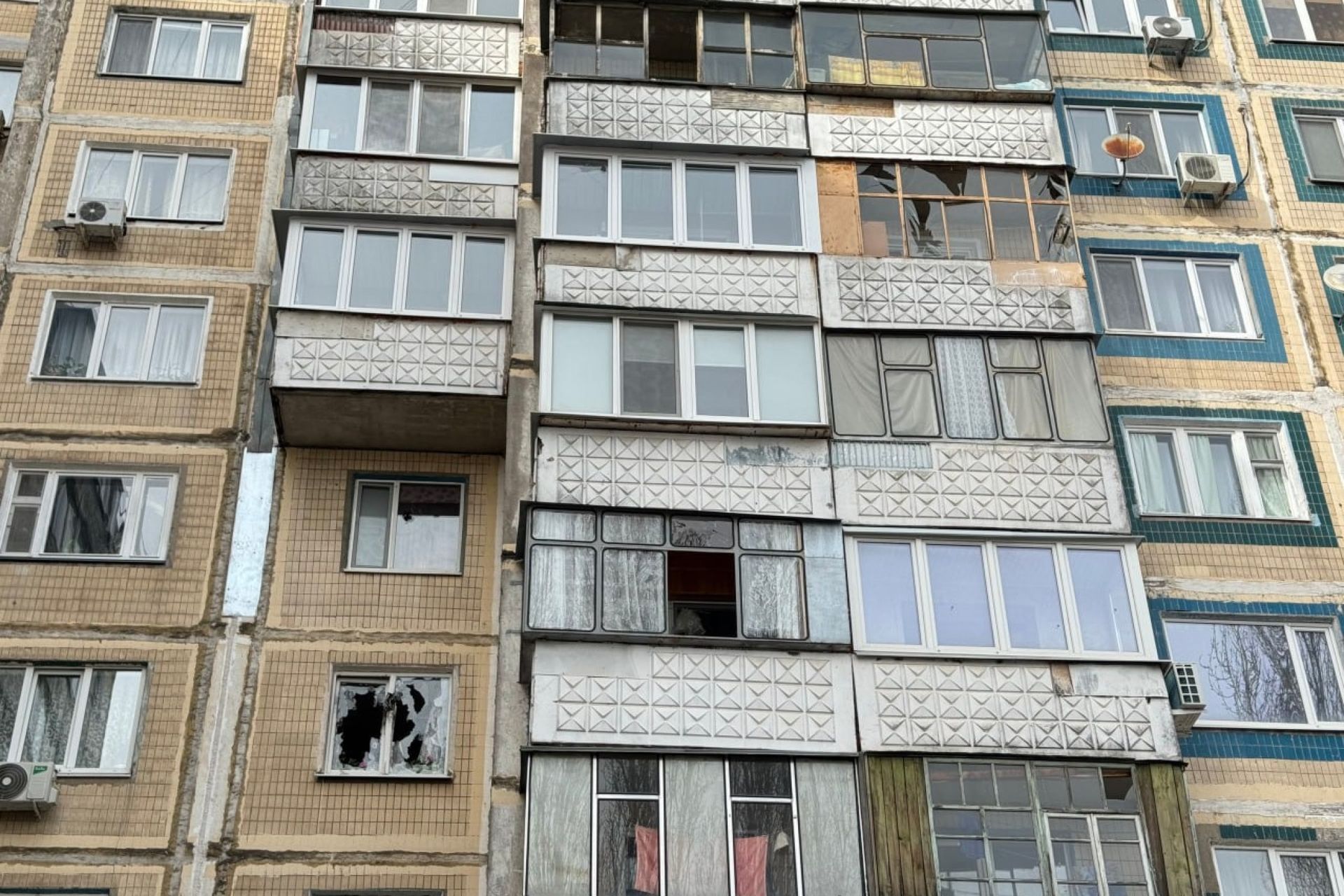 У Бєлгороді безпілотник на швидкості врізався у будинок: є загиблий та постраждалі 3