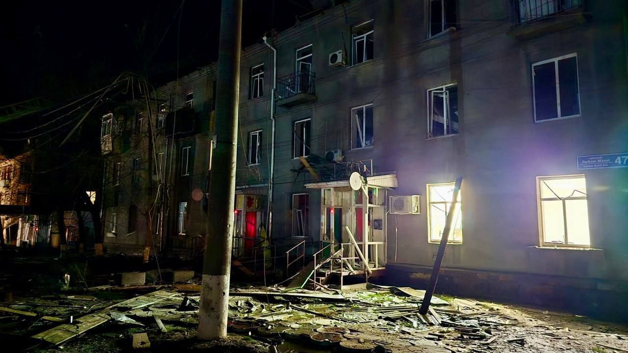 Ночная атака на Харьков: ГСЧС и ОГА показали последствия удара "Шахедов" – фото и видео 1