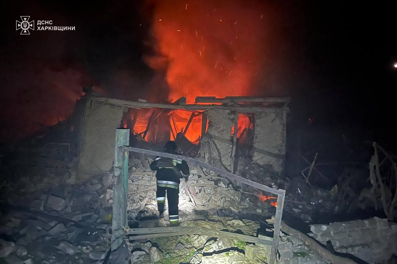 Россияне ударили по центру Купянска: из-под завалов достали мужчину (фото) 4