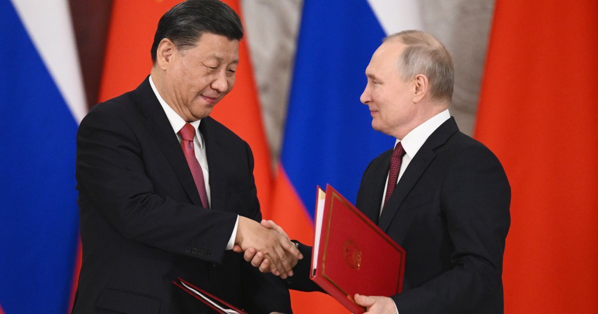 Сі Цзіньпінь та Путін Сі Цзіньпінь та Путін