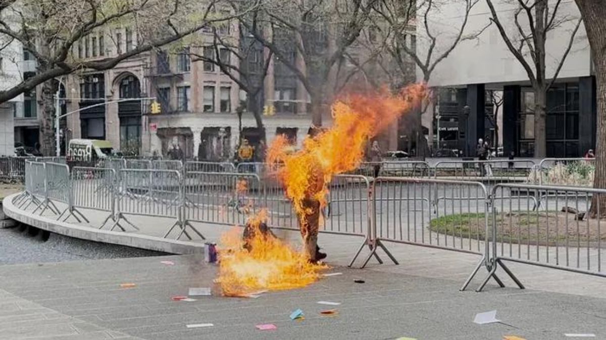 У суда в Нью-Йорке, где рассматривают дело Трампа, мужчина совершил самоподжог 5