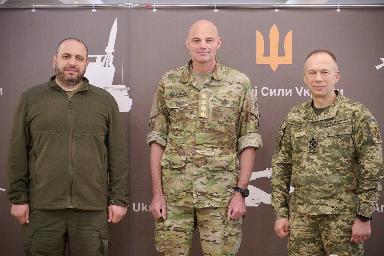 Командующий обороны Дании и Сырский разговаривать о поддержке ВСУ: подробности и фото 1