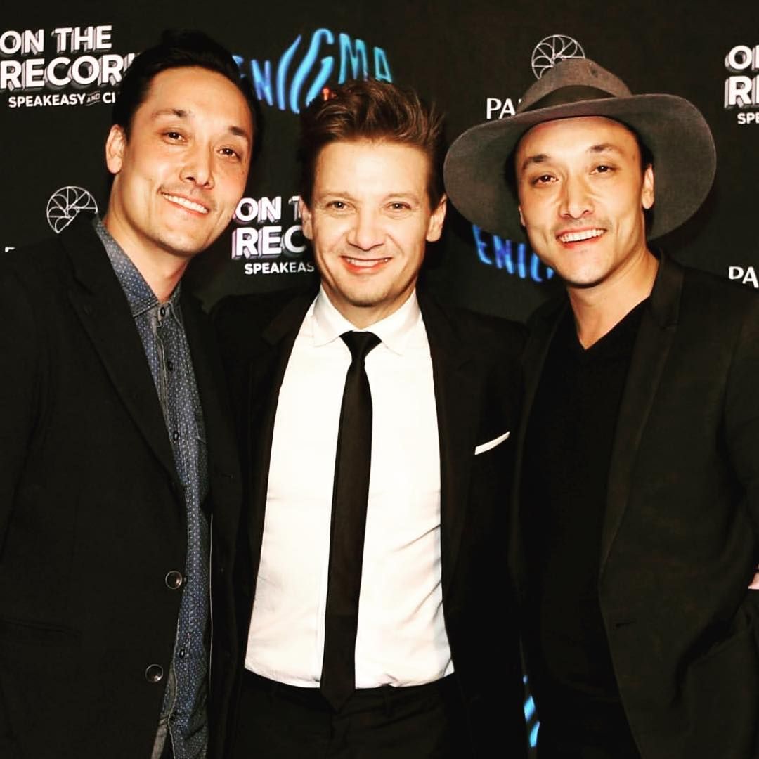 Брати Х'юстон з актором Джеремі Реннером Брати Х'юстон з актором Джеремі Реннером