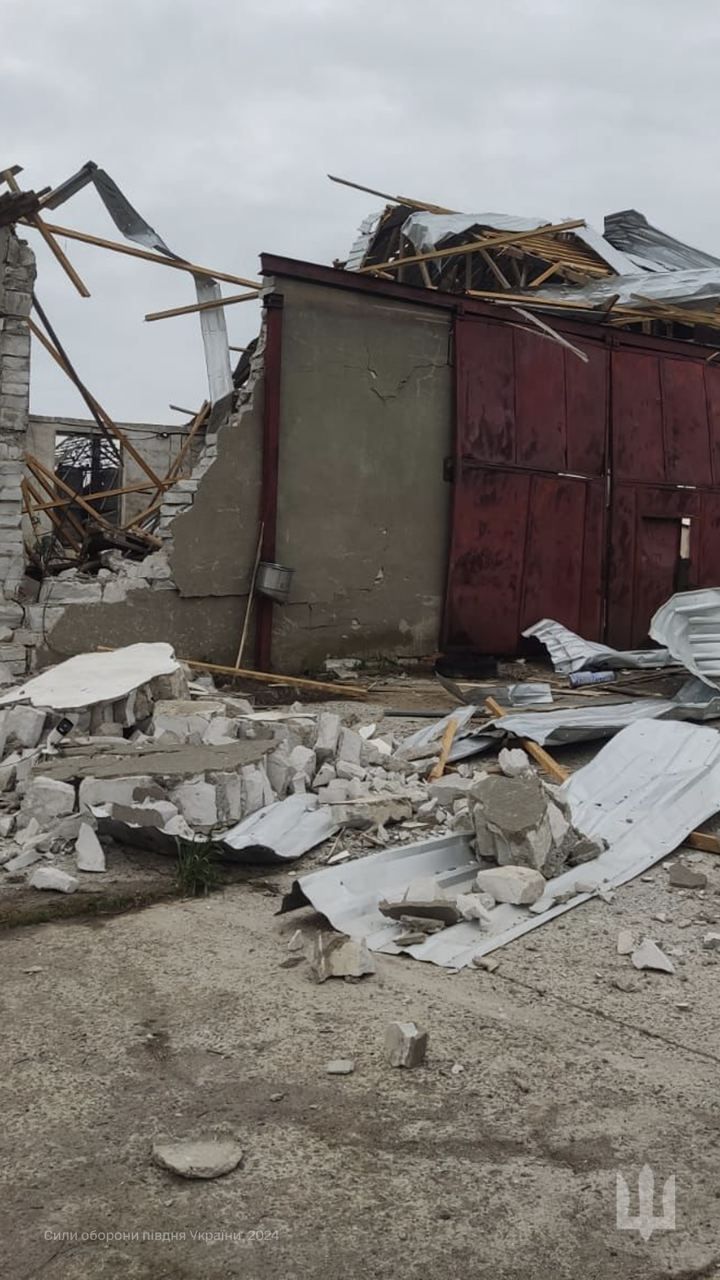 Дроны ударили по ферме в Одесской области: повреждены склады и техника 2