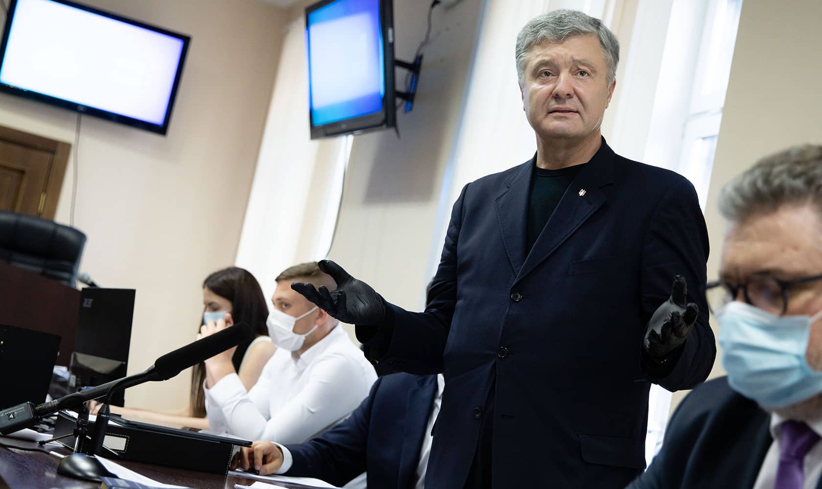 Петр Порошенко в суде. Фото - Украинская правда Петр Порошенко в суде. Фото - Украинская правда
