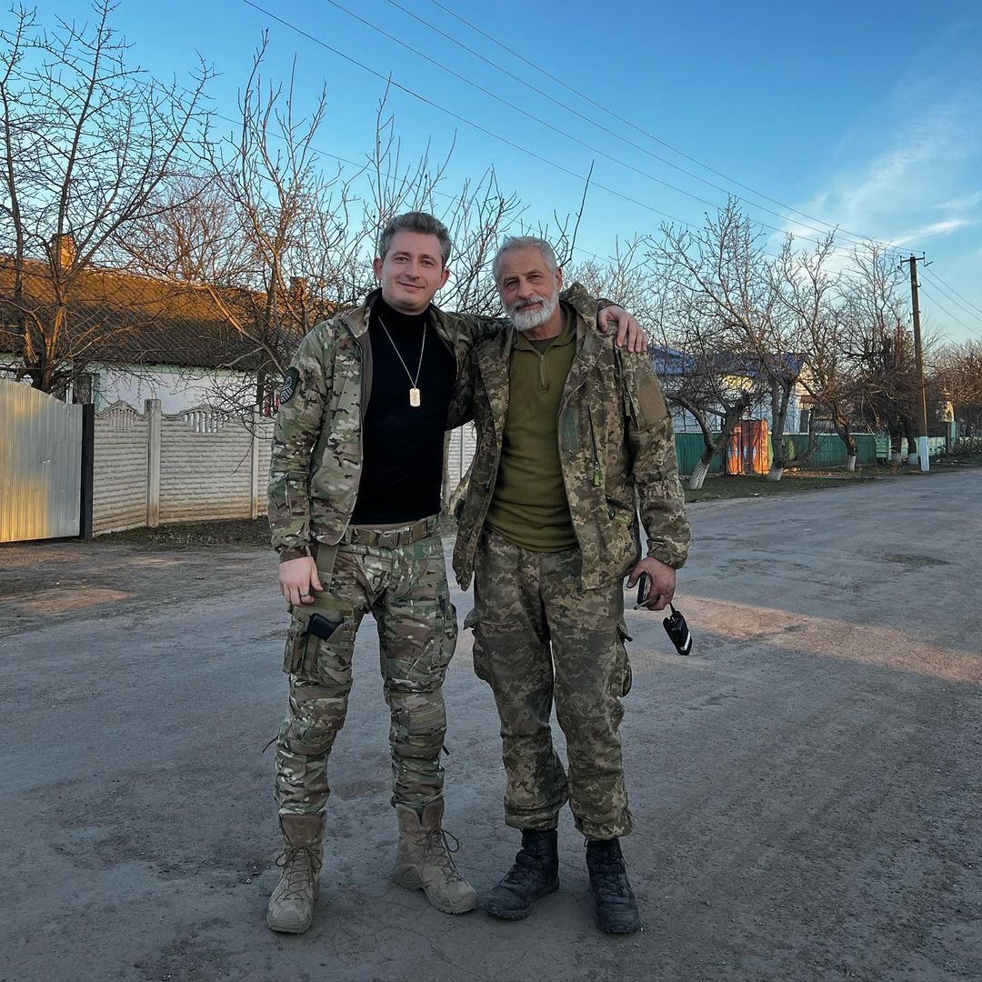 Коля воює разом з татом Коля воює разом з татом