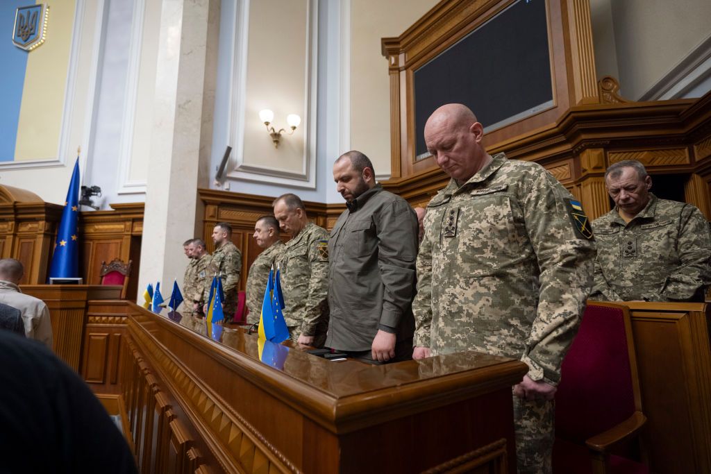 Юрий Содоль, Рустем Умеров, Александр Сырский и другие военные в Раде 11 апреля во время рассмотрения закона о мобилизации, который был необходим для ВСУ. Фото: Gettyimages.  Юрий Содоль, Рустем Умеров, Александр Сырский и другие военные в Раде 11 апреля во время рассмотрения закона о мобилизации, который был необходим для ВСУ. Фото: Gettyimages.