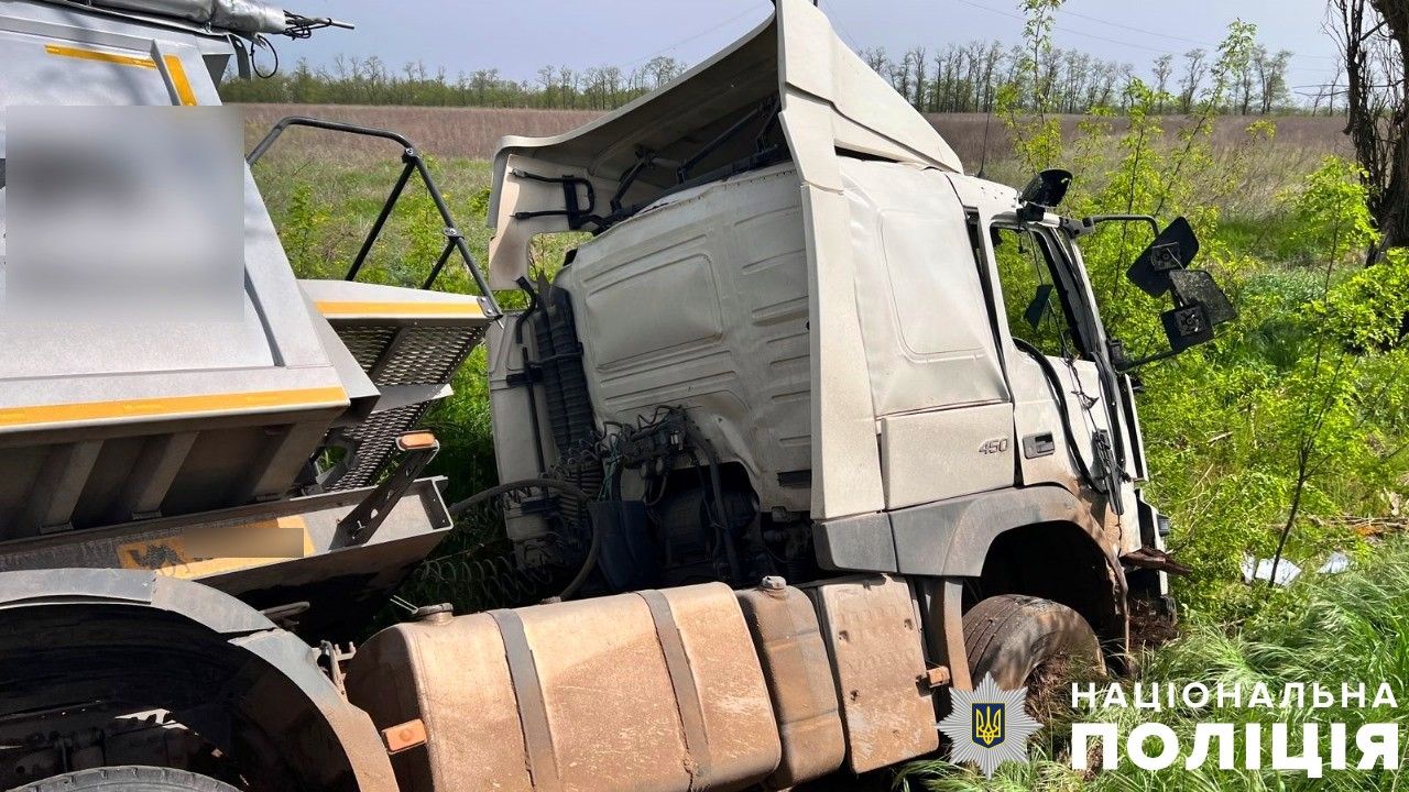 Росіяни вдарили по Херсону та області: є жертва та поранені 2