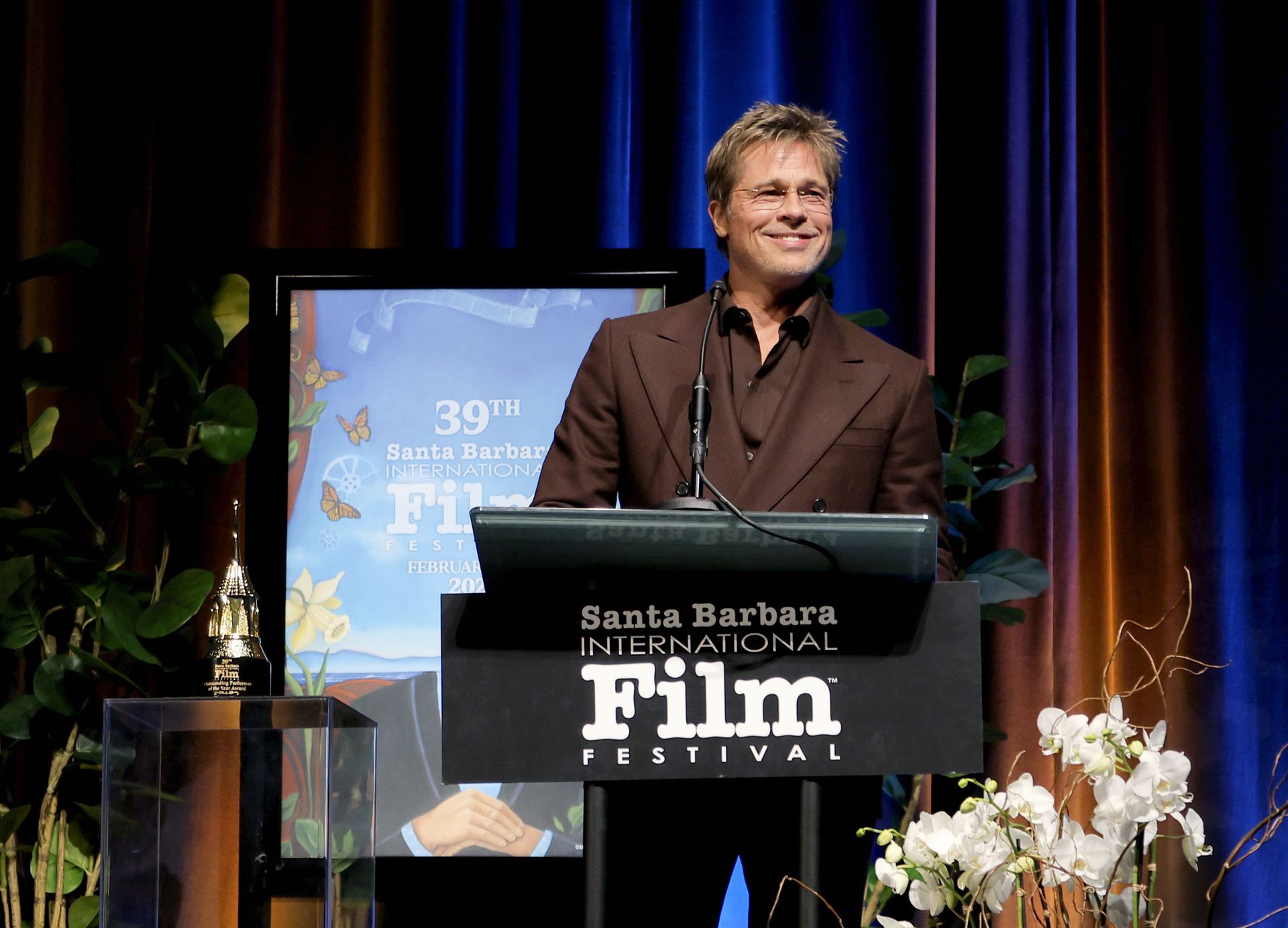 Пітт довів Анджеліну до паралічу обличчя Пітт довів Анджеліну до паралічу обличчя