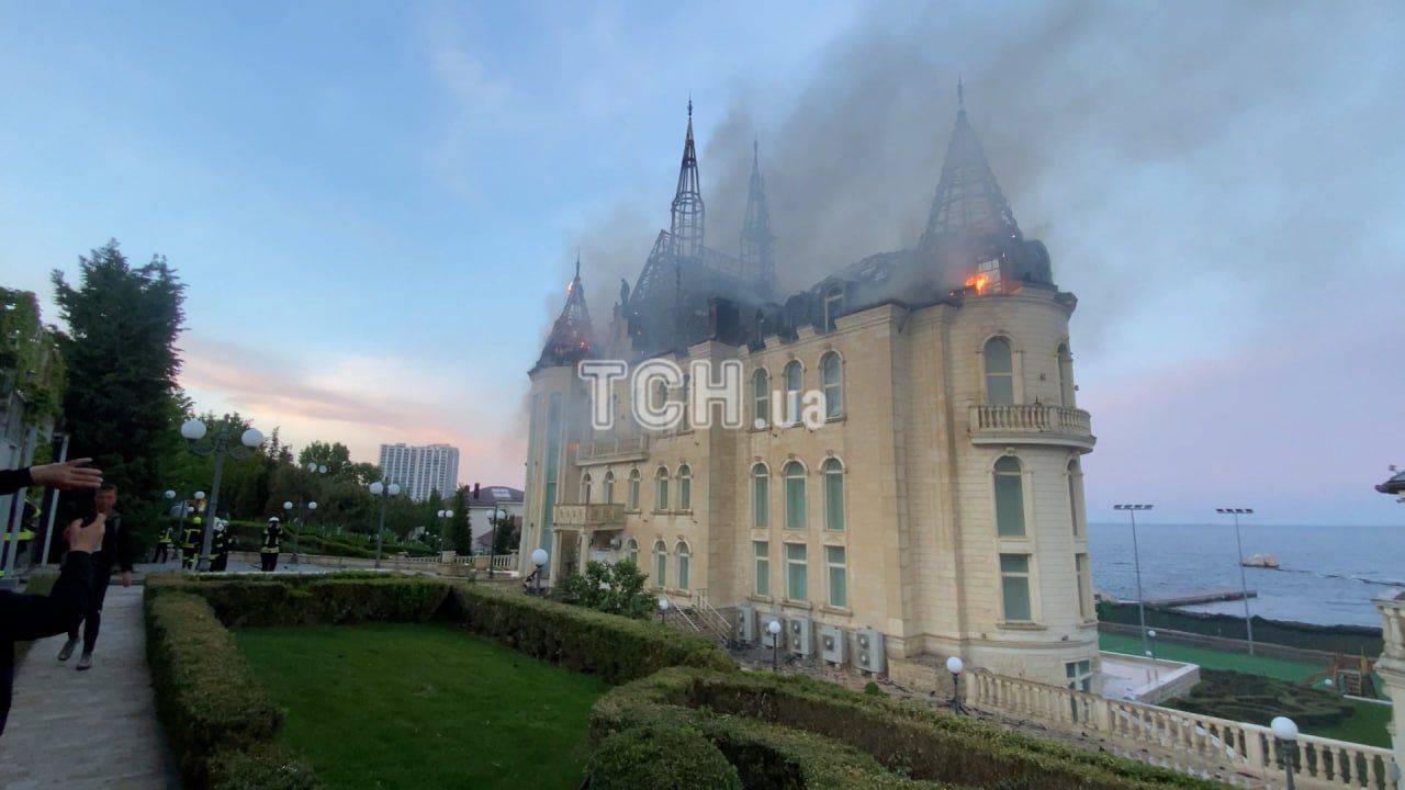 Удар по Одессе нанесен Искандером с кассетной частью, количество жертв возросло - появились новые кадры 2