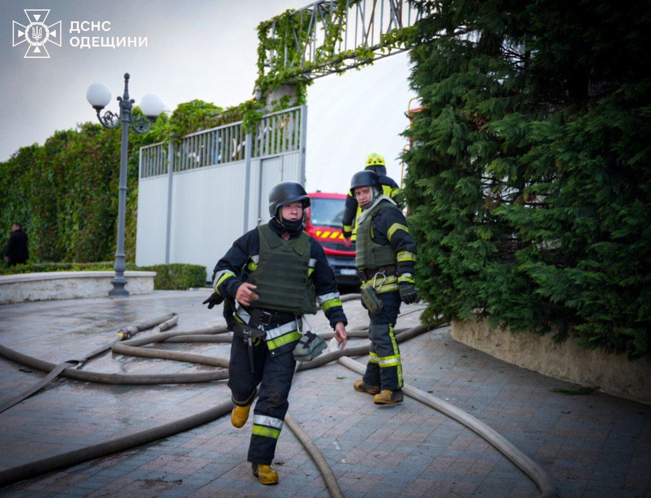 Ракетный удар по Одессе: среди пострадавших - беременная женщина, подросток и маленький ребенок 1