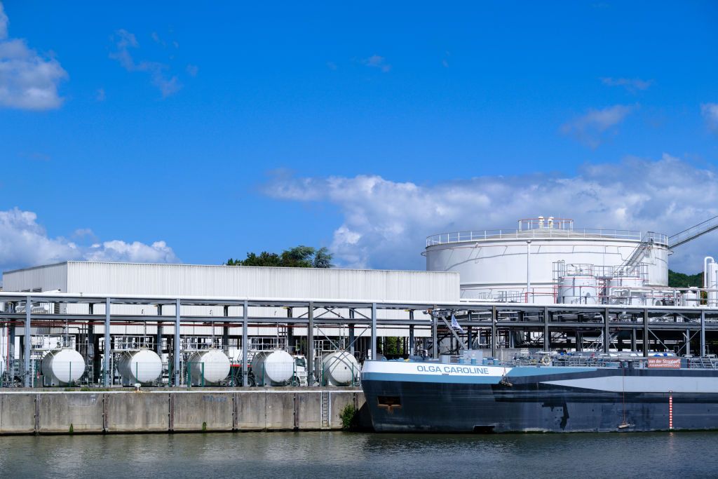 Російський скраплений газ лине до Європи, але Кремль втратив свої унікальні позиції на ринку. Фото: Getty Images Російський скраплений газ лине до Європи, але Кремль втратив свої унікальні позиції на ринку. Фото: Getty Images