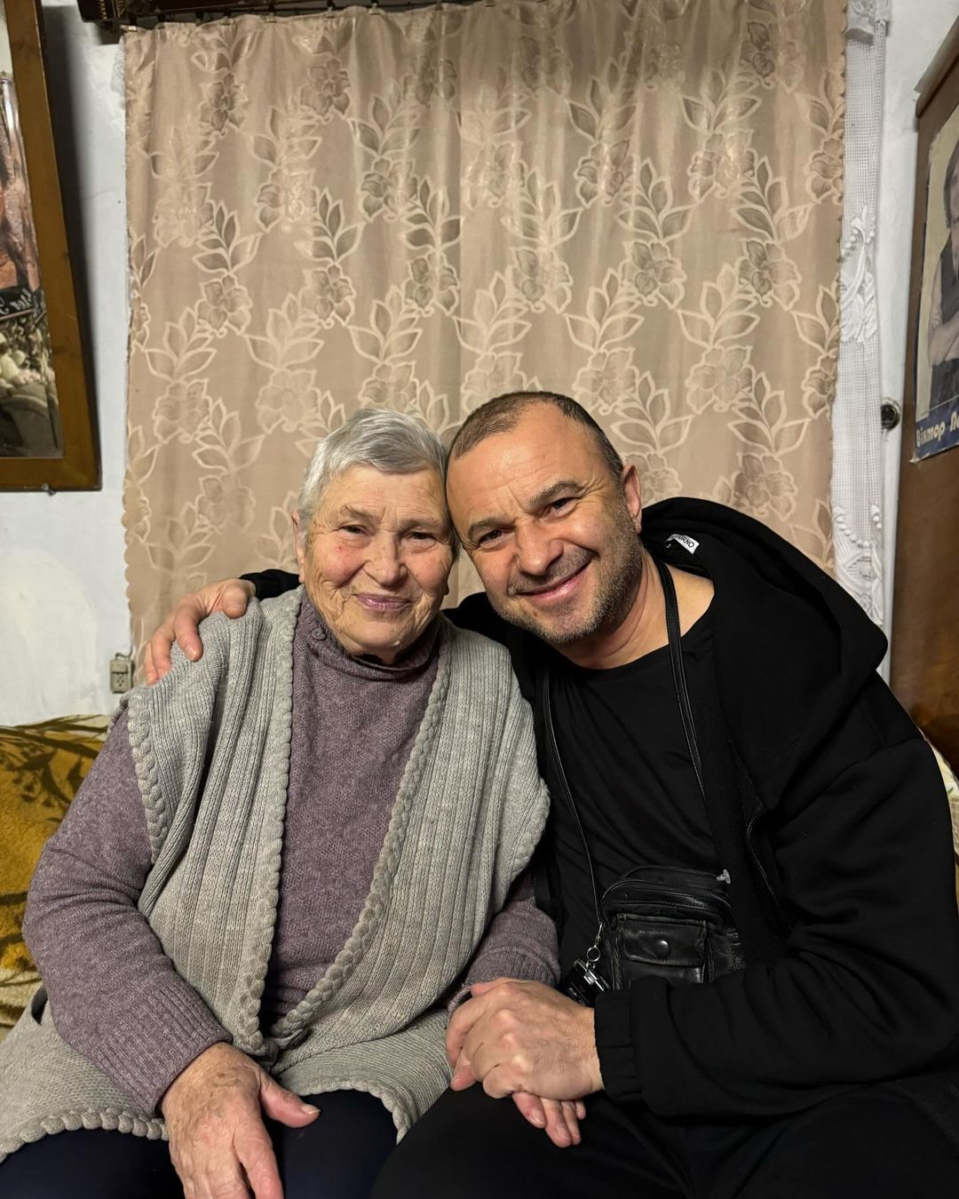 Виктор Павлик с мамой Виктор Павлик с мамой