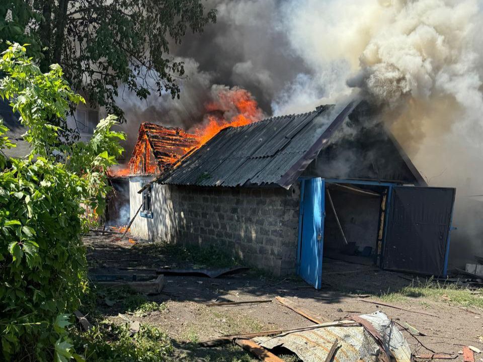 Росіяни вдарили “Ураганами” по Гірнику на Донеччині: є загиблі 3