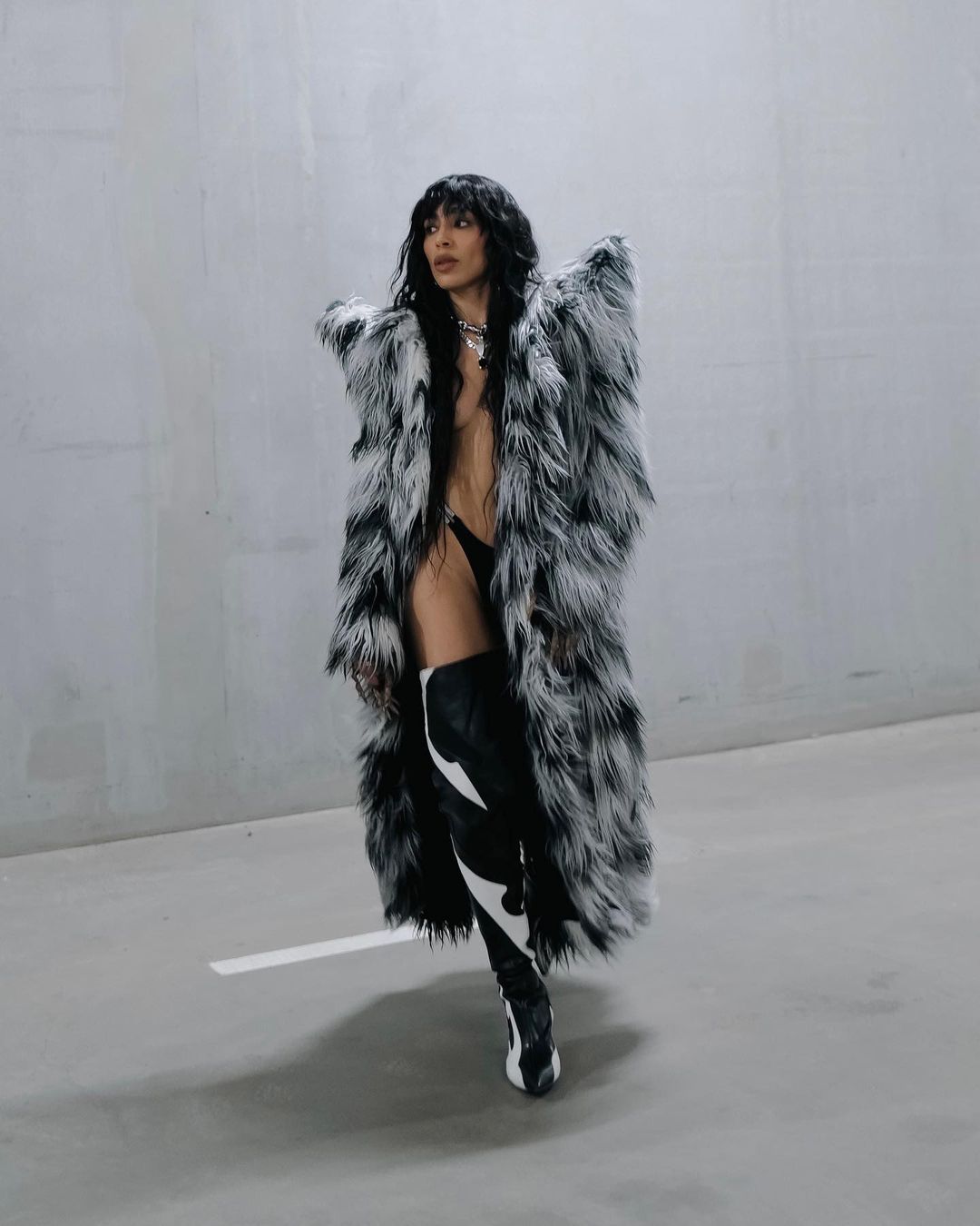 Лорін змінила асексуальне ганчір'я на спокутливе вбрання