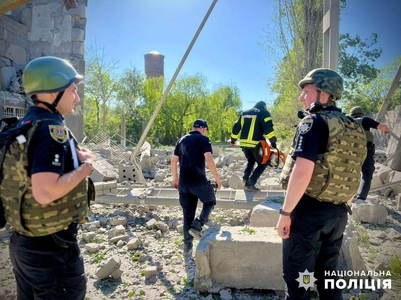 Ракетний удар по Одеському району: росіяни поранили трьох людей і пошкодили цивільну інфраструктуру 1