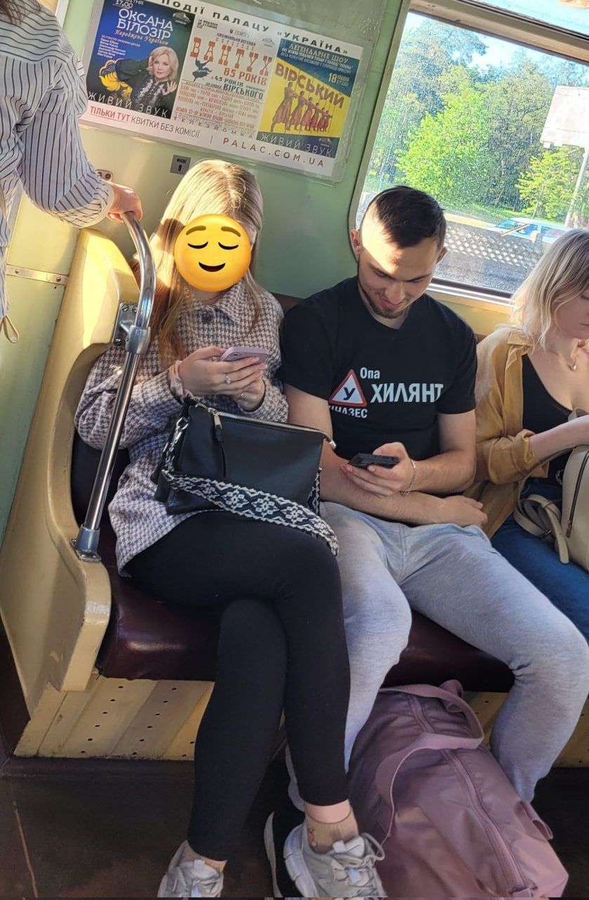 Вже без “віри в ЗСУ”: в Україні почали створювати одяг та атрибутику “ухилянтів” – фото 5