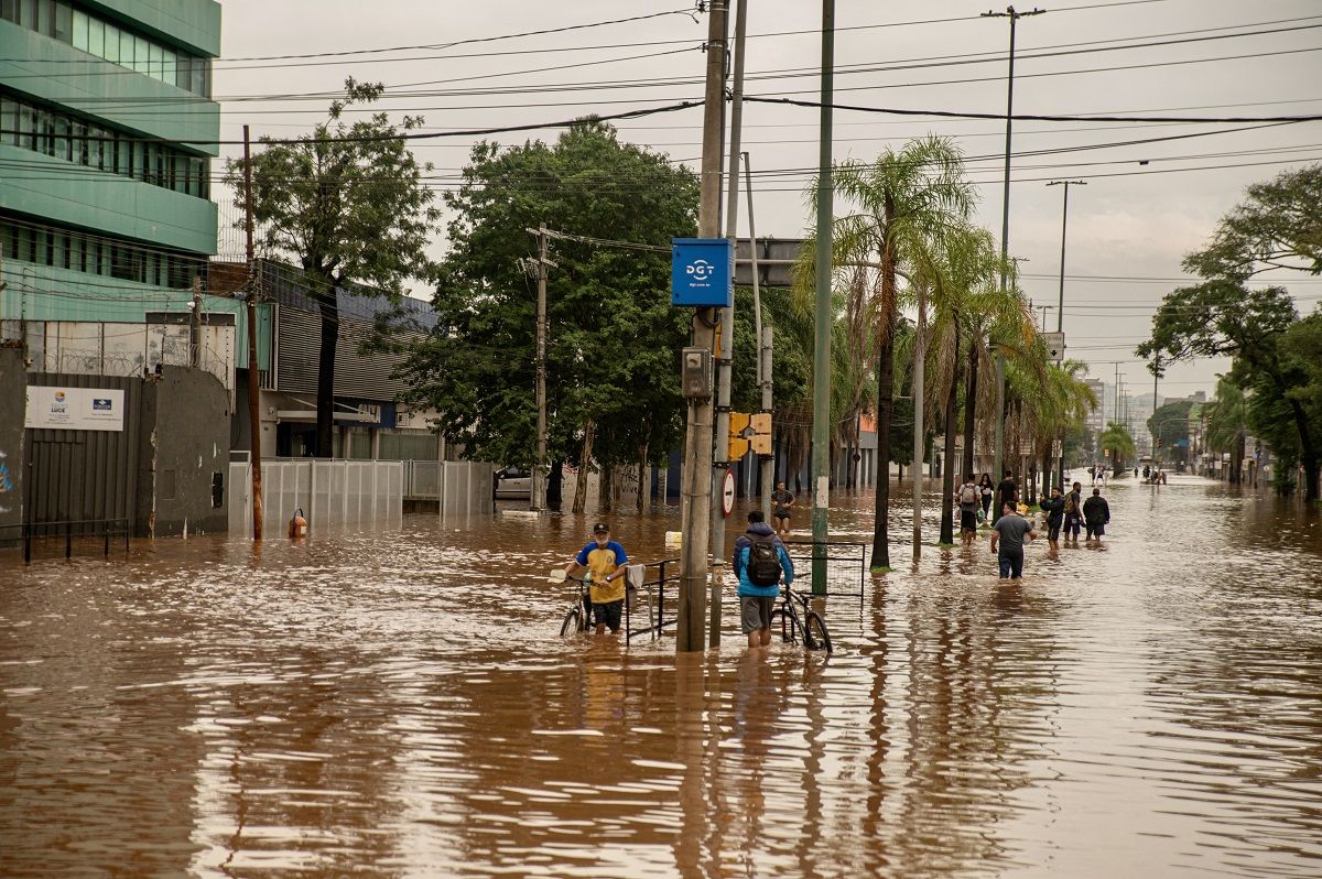 Наводнение в Бразилии. Фото: Getty Images Наводнение в Бразилии. Фото: Getty Images