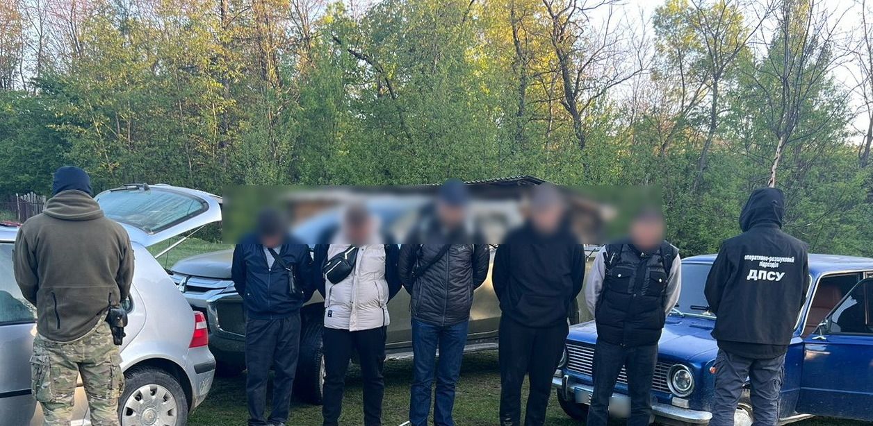 Пограничники задержали два автомобиля с уклонителями: пытались бежать в Румынию за 7 тысяч евро 1