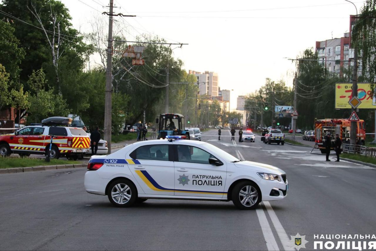 У центрі Чернігова стався вибух у банку: в поліції повідомили перші подробиці 2