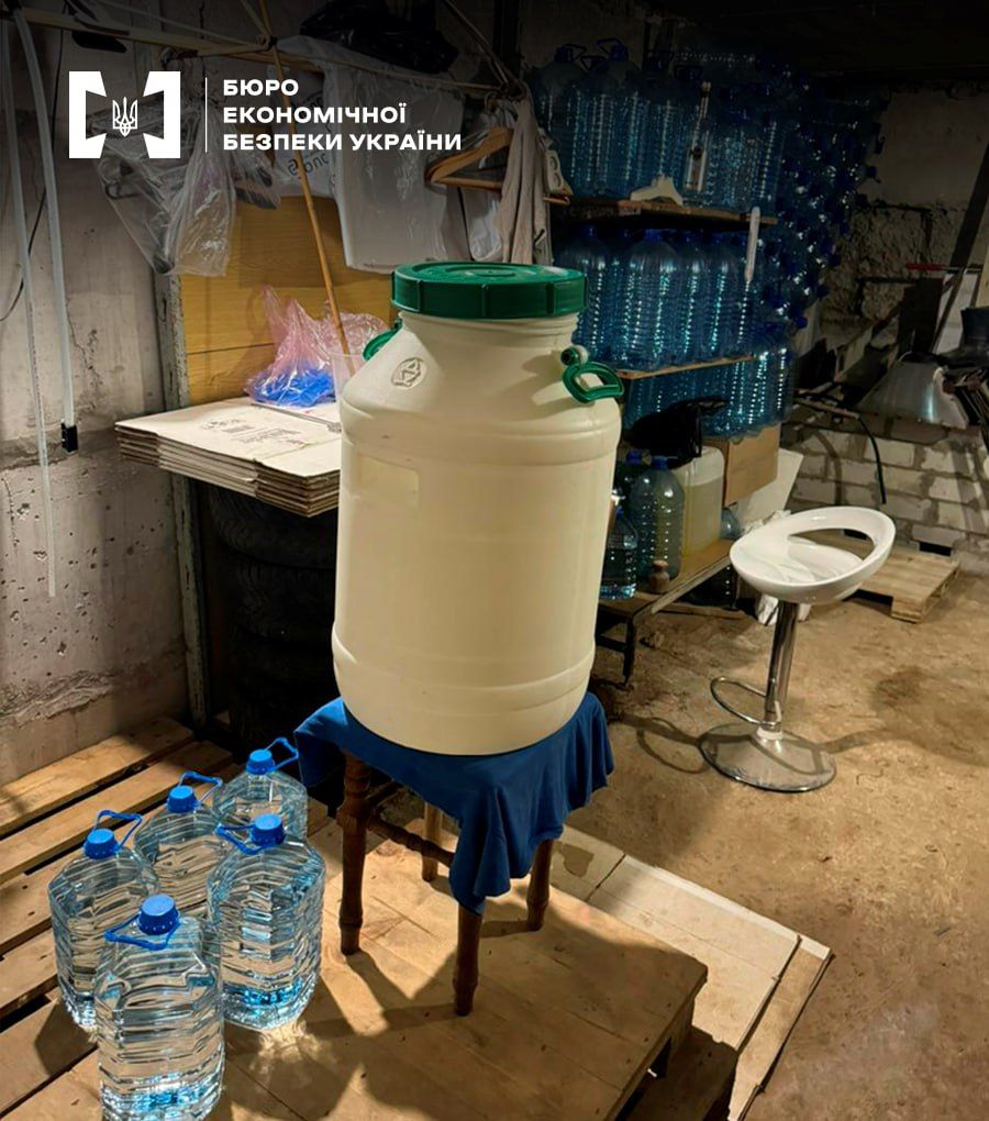 Тари з контрафактною алкогольною продукцією Тари з контрафактною алкогольною продукцією