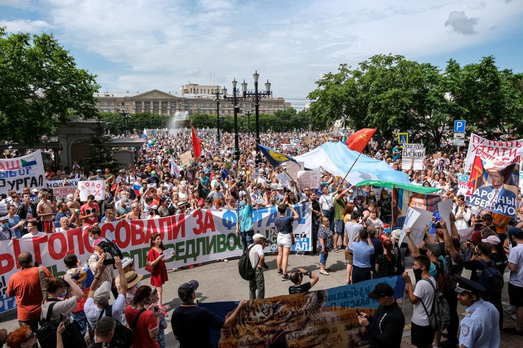 Між Москвою та Хабаровськом — 2 мільйони кілометрів, але там добре відчувають "руку Кремля" — Getty Images Між Москвою та Хабаровськом — 2 мільйони кілометрів, але там добре відчувають "руку Кремля" — Getty Images