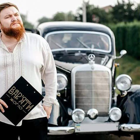 Мать комика все еще хочет, чтобы он стал священником Мать комика все еще хочет, чтобы он стал священником