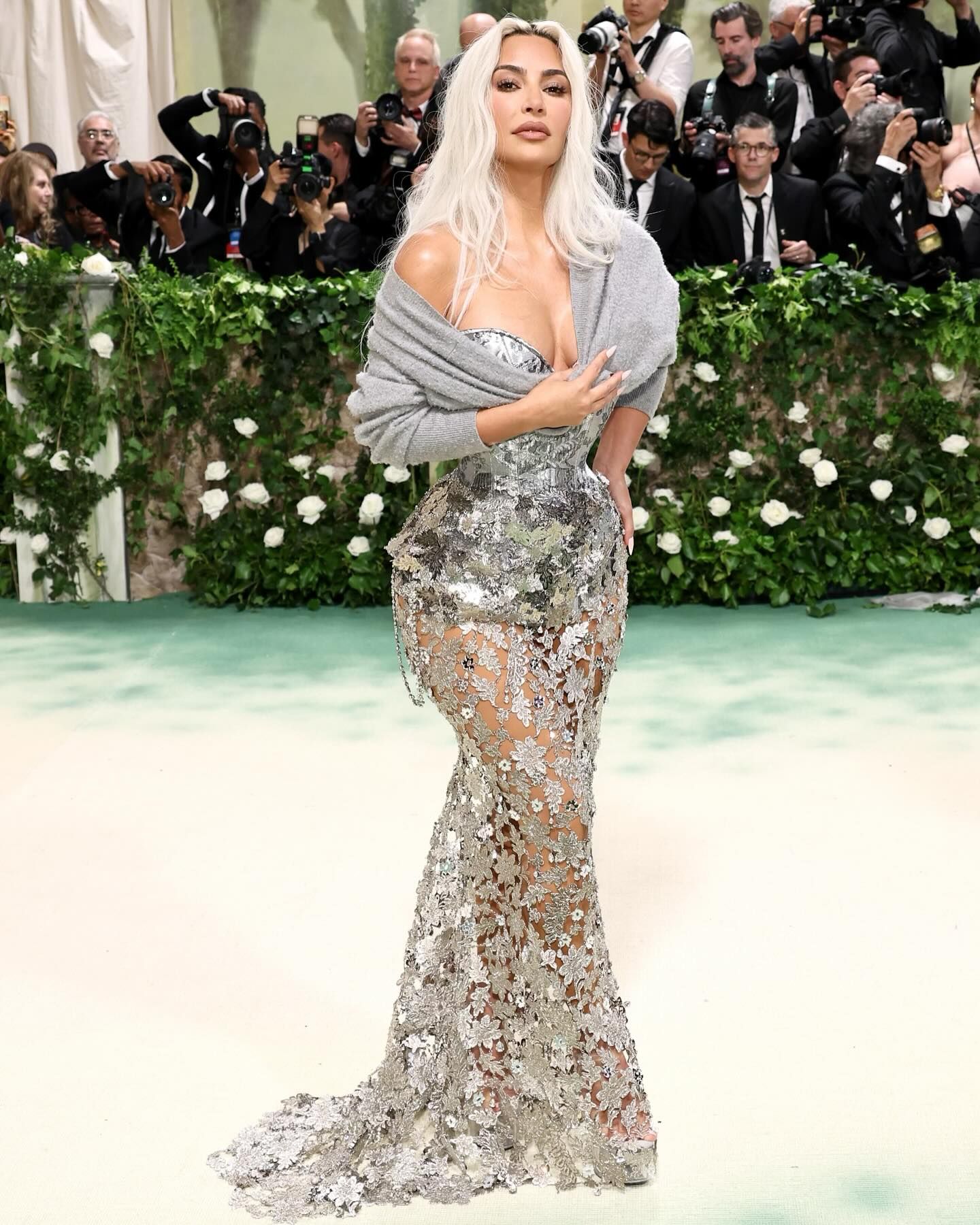 Ким Кардашьян на Met Gala Кем Кардашьян на Met Gala