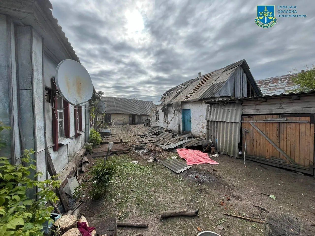 Обстріли Сумщини: росіяни поранили 17-річну дівчинку і убили її бабусю 1