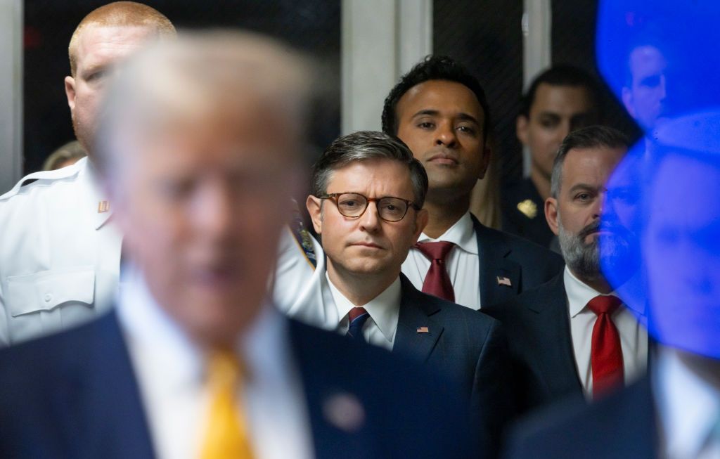 Чтобы победить Трамп должен понравиться и радикальным, и умеренным республиканцам. Фото: Getty Images Чтобы победить Трамп должен понравиться и радикальным, и умеренным республиканцам. Фото: Getty Images