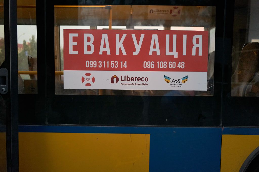 Добровільна евакуація мирних мешканців на Сумщині триває вже на протязі значного часу. Фото: gettyimages.com Добровільна евакуація мирних мешканців на Сумщині триває вже на протязі значного часу. Фото: gettyimages.com