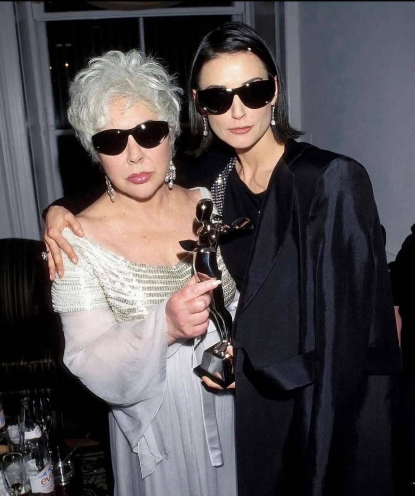 Элизабет Тейлор и Деми Мур на Каннском фестивале, 1997 год Элизабет Тейлор и Деми Мур на Каннском фестивале, 1997 год