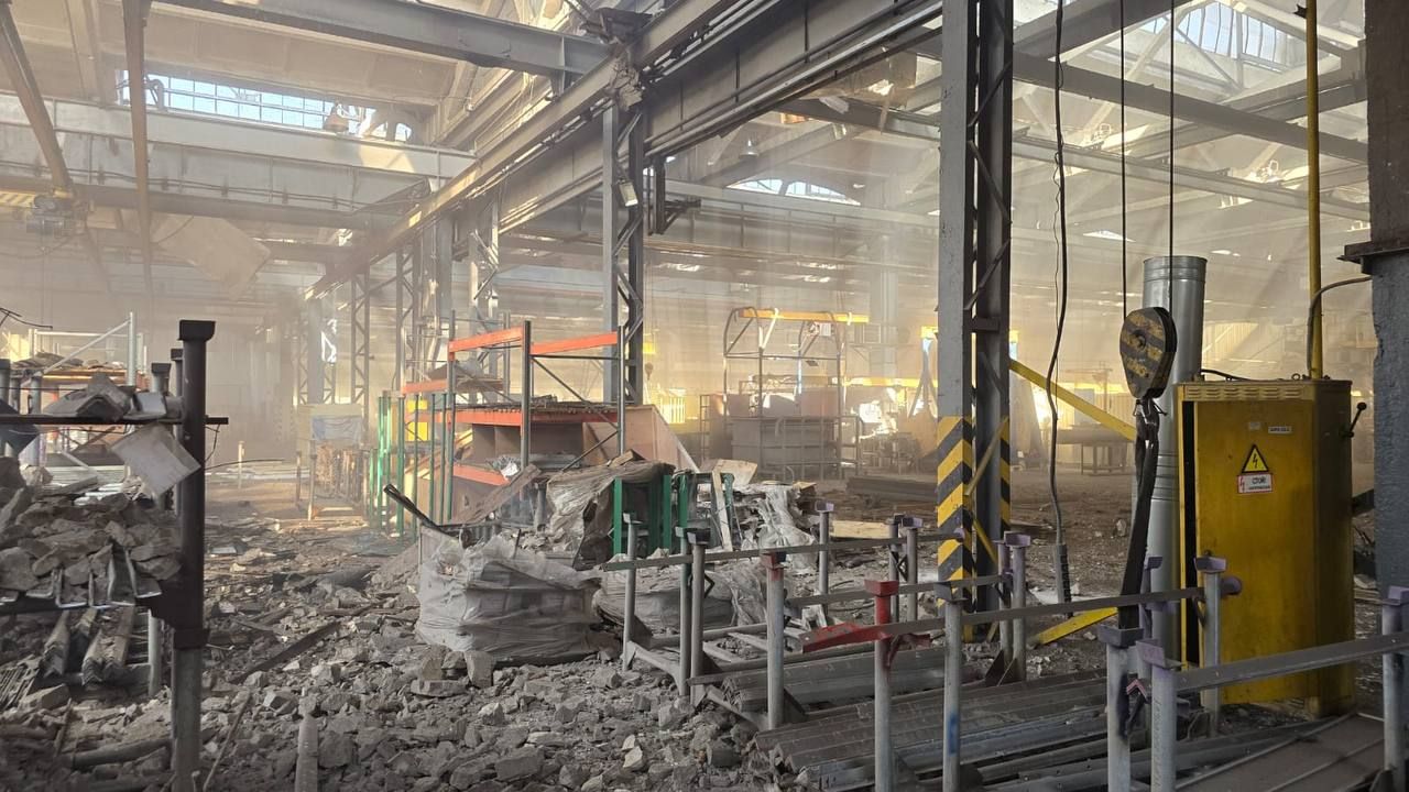 Удар по промзоні Харкова: ДСНС і ОВА показали наслідки атаки КАБів - фото, відео 3
