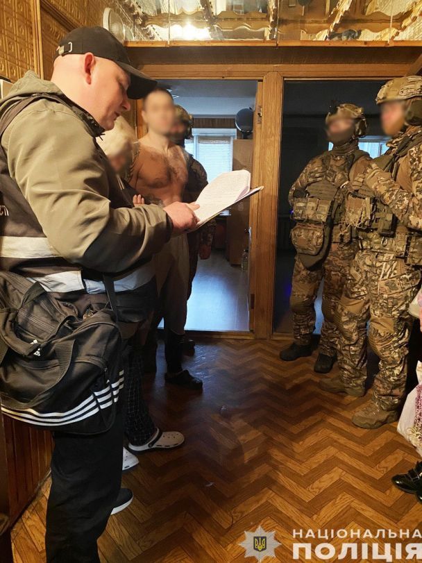 Выкопали тоннель и сделали отверстие в стене: в Чернигове задержали грабителей банка 3