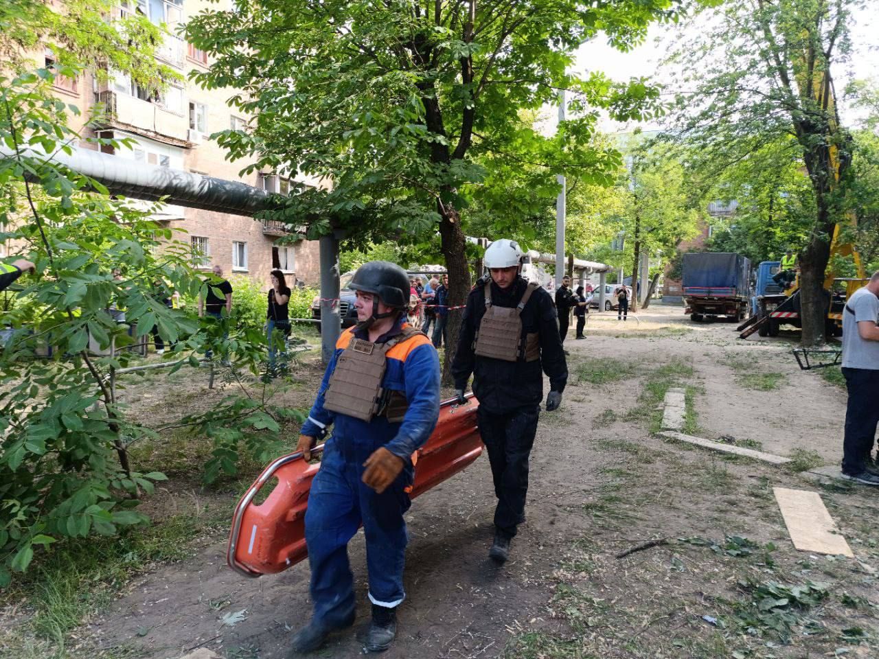Удар по п'ятиповерхівці в Харкові: кількість жертв ракетного обстрілу зросла до п'яти 2