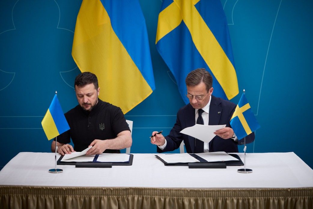 Україна та Швеція підписали безпекову угоду: отримаємо авіацію, ППО та іншу зброю, але не одразу 1