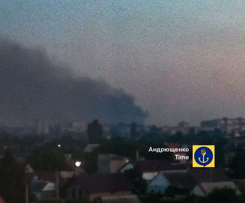 На окупованій Херсонщині пролунав вибух: є "приліт" по базі росіян 1