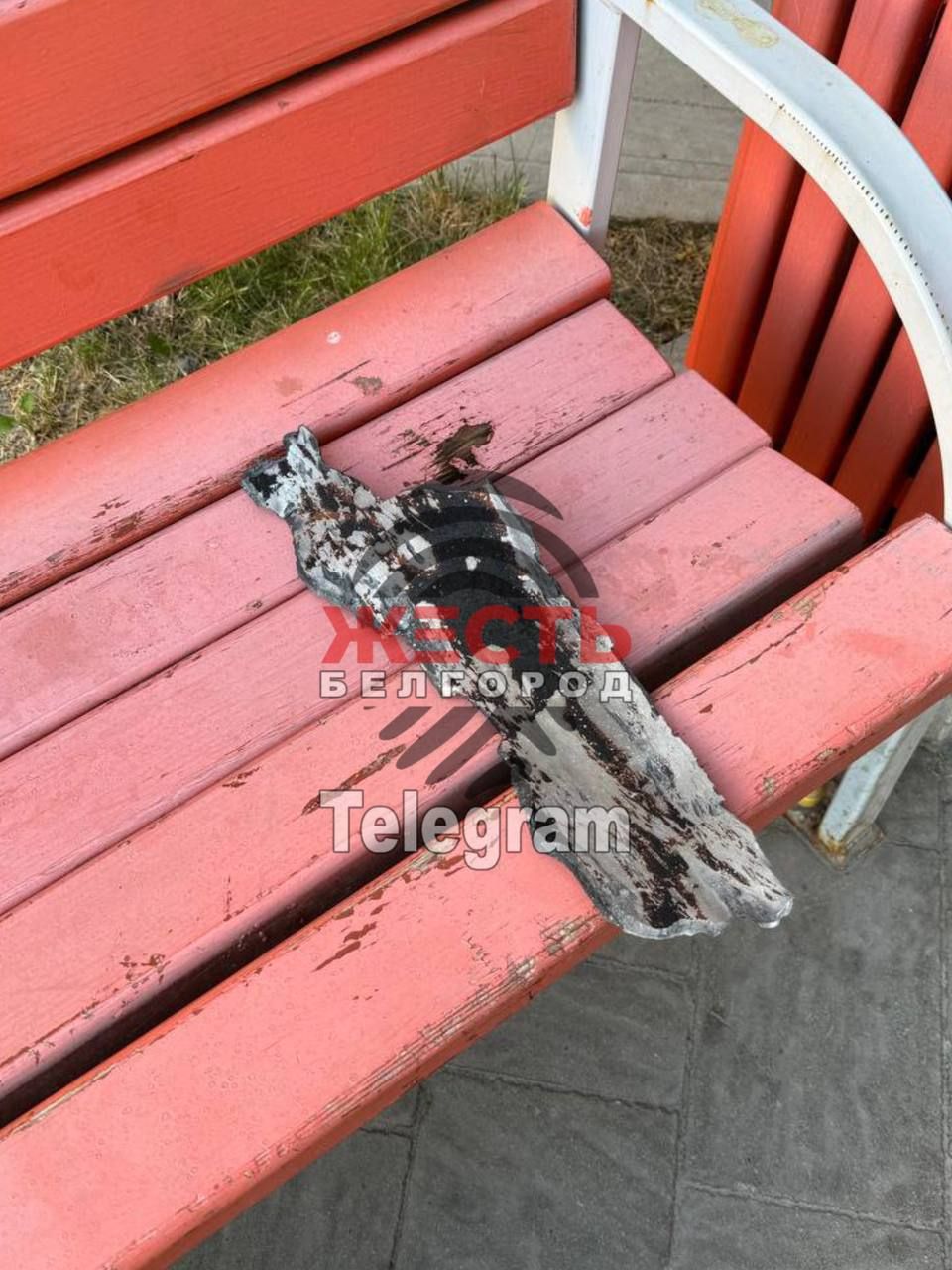 В РФ заявили о мощном обстреле Белгорода: местные жители жалуются на дождь из обломков 3
